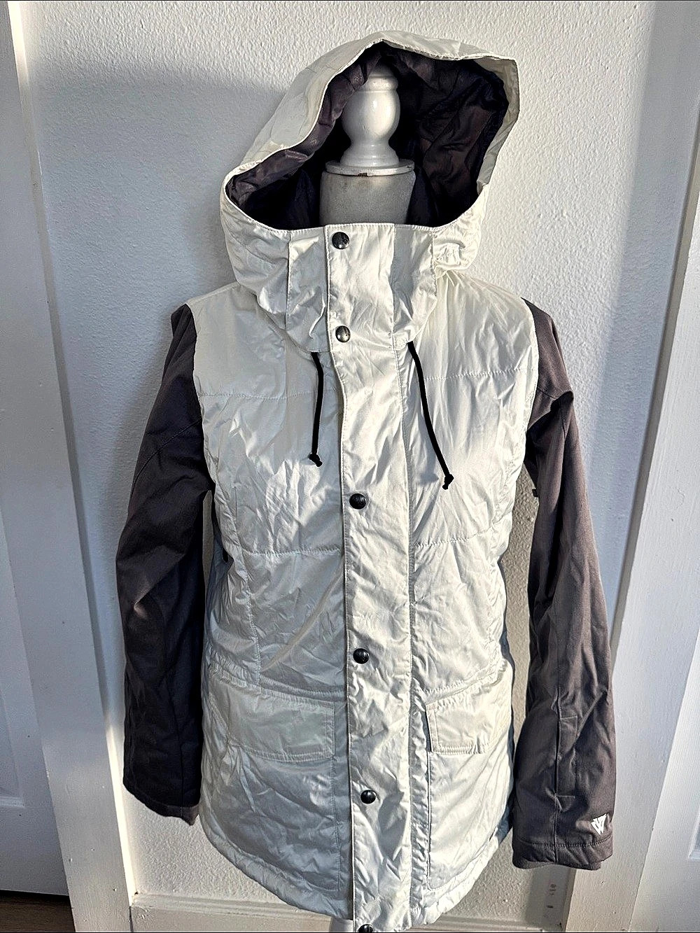 Burton The White Collection Women’s Snowboard Ski Jacket Size M